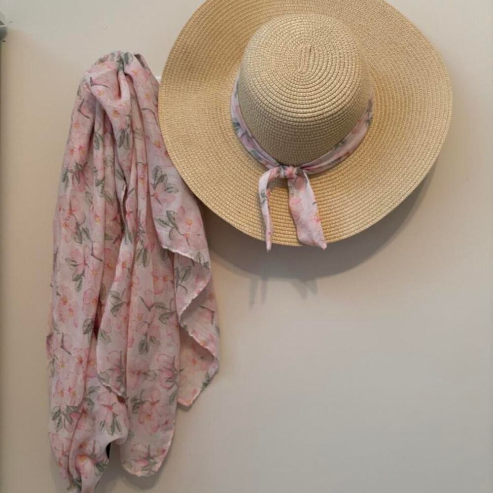 Hat - Picture 2 of 5
